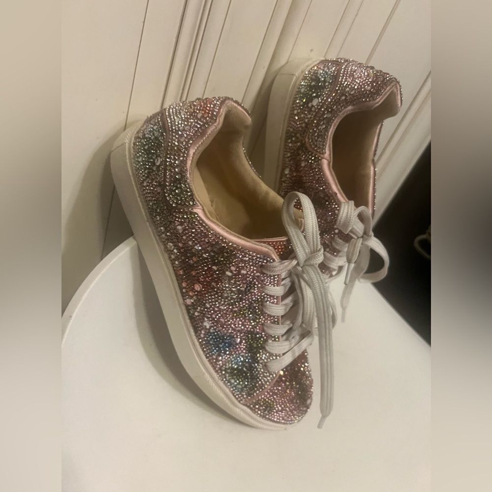 Betsey Johnson Sidny Floral Multi Color Rhinestones. Size 4 - Picture 6 of 16